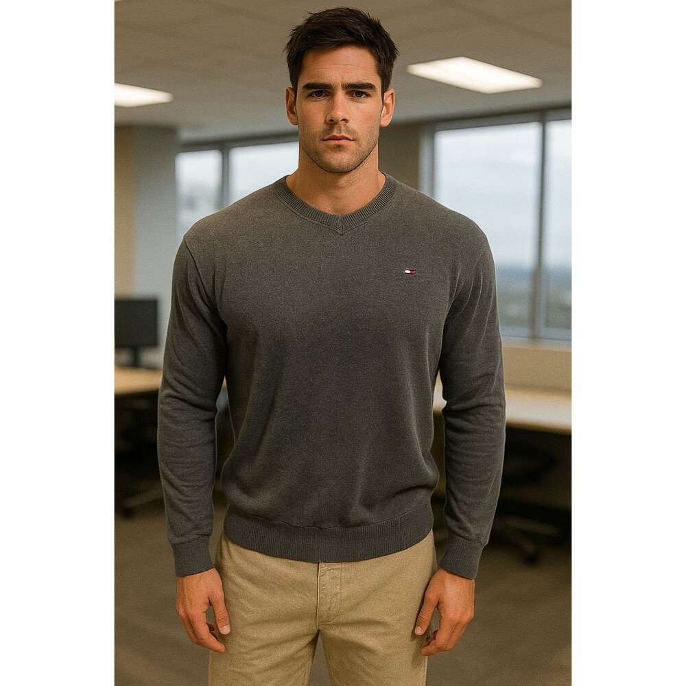 Tommy Hilfiger Men’s XL Gray Cotton Knit V-Neck Pullover Sweater Long Sleeve